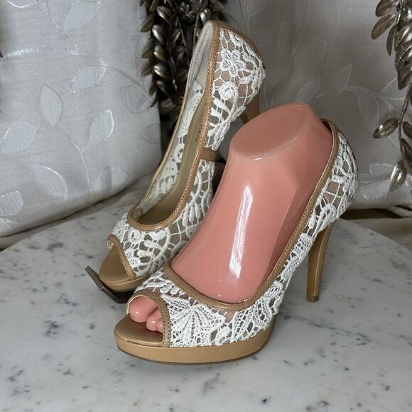 Antonio‎ Melani | Women’s 7.5 | Cream Lace Peep-Toe Heels | Bridal Boho Chic - Picture 6 of 17